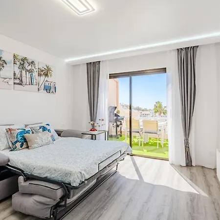 Luxury In Paradise Cort 아데제