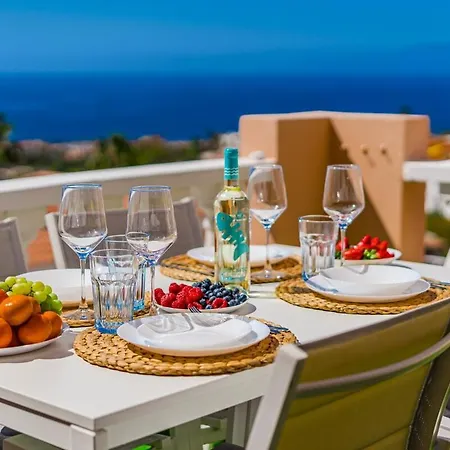 Luxury In Paradise Cort 아데제